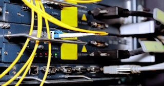 Заказать монтаж сетей в Артеме. Обслуживание ПК, ремонт от 311 руб